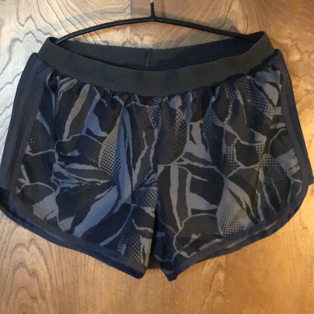 Running shorts